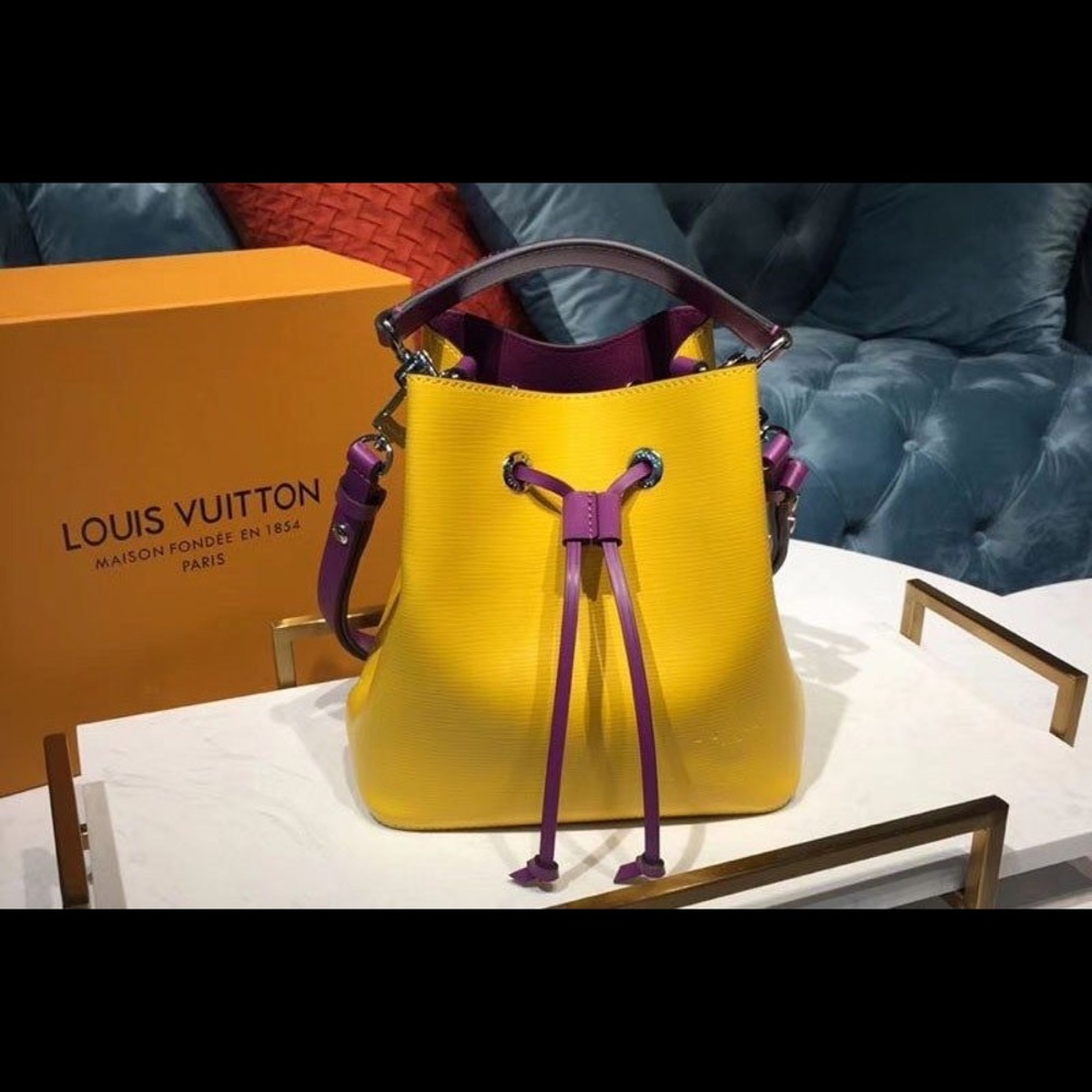 💯AuthenticLIMITED EDITION COLOR FREE Hermès scarf